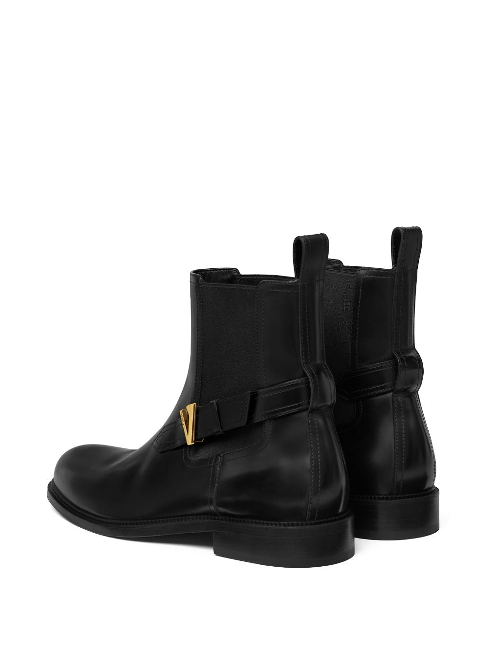 round-toe boots