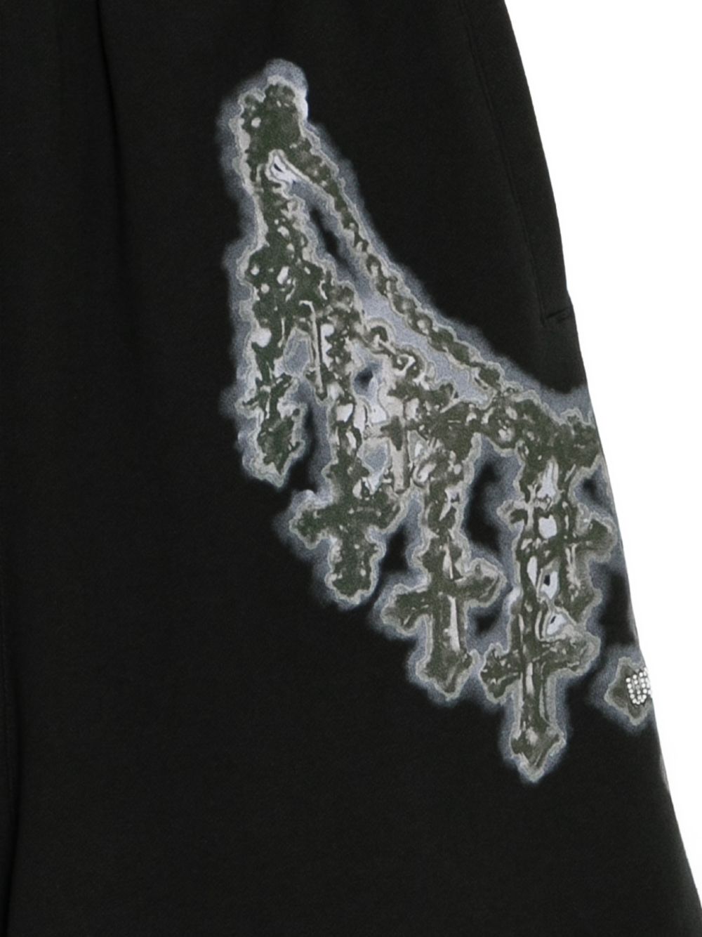 necklace-print shorts