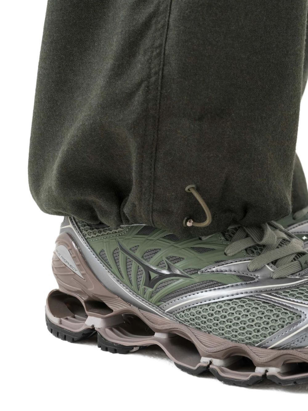 pleated wide-leg trousers