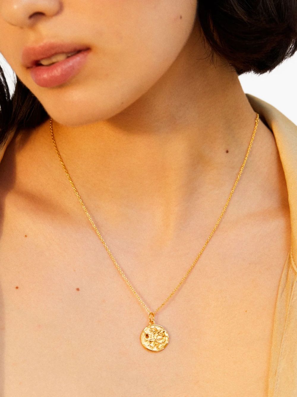 statement-pendant necklace 