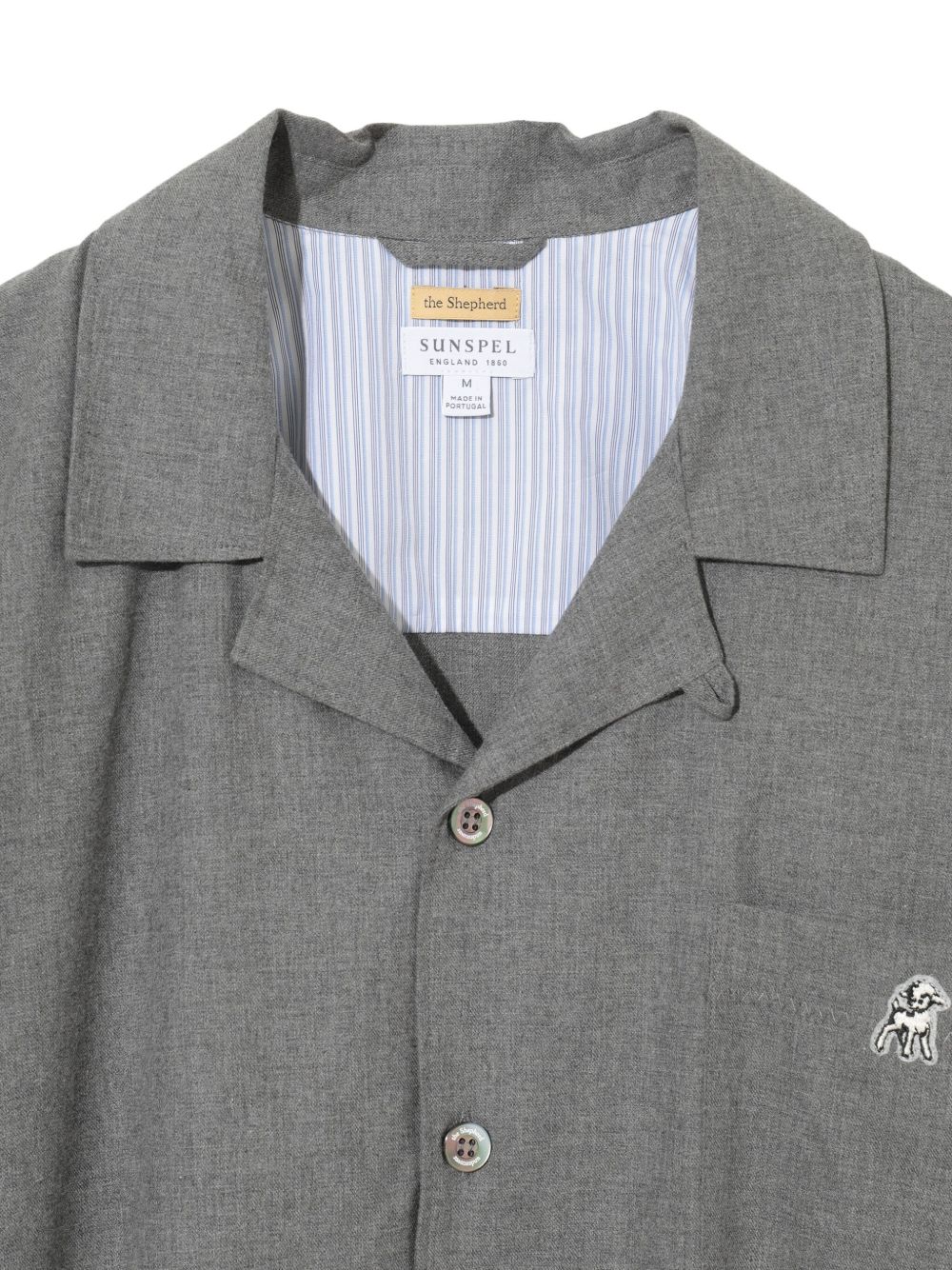 pocket-detail button-up shirt