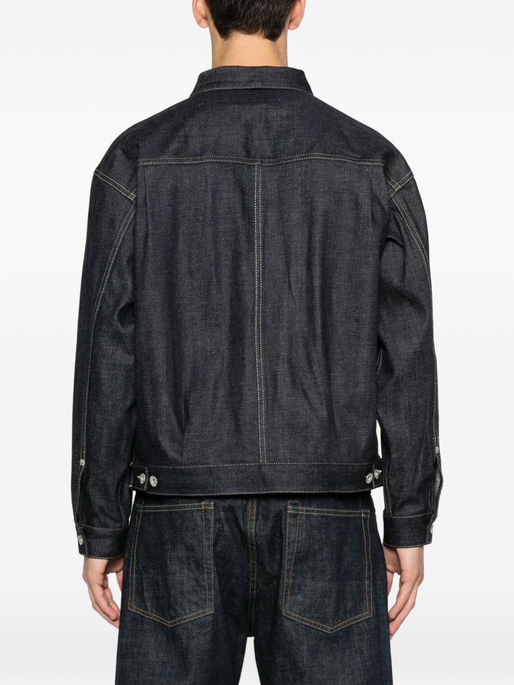 button-fastening denim jacket