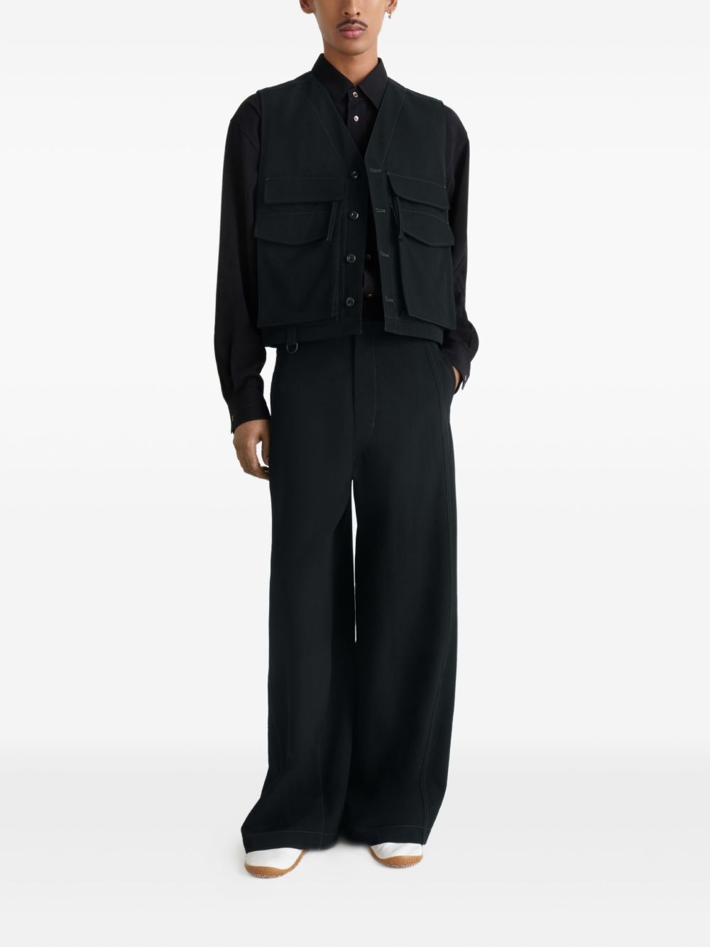 utility button-fastening gilet