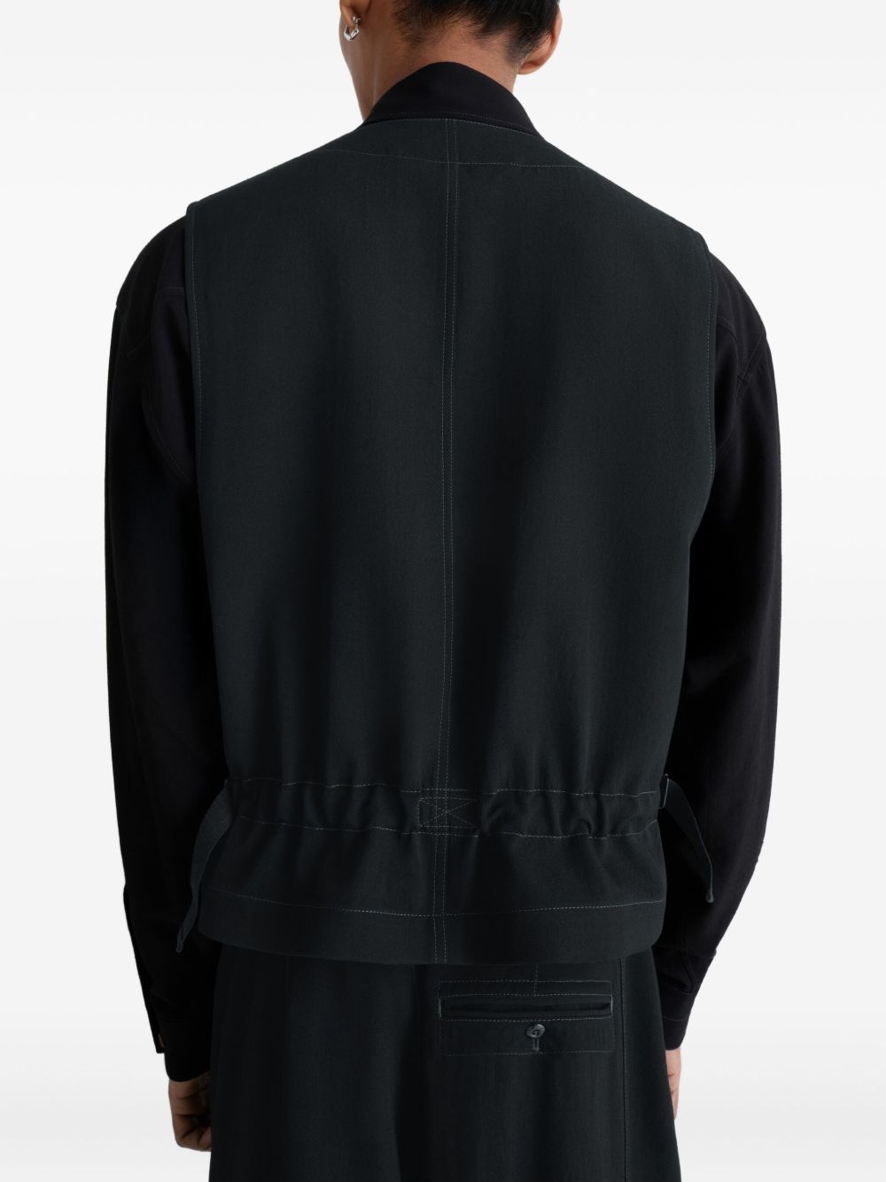 utility button-fastening gilet