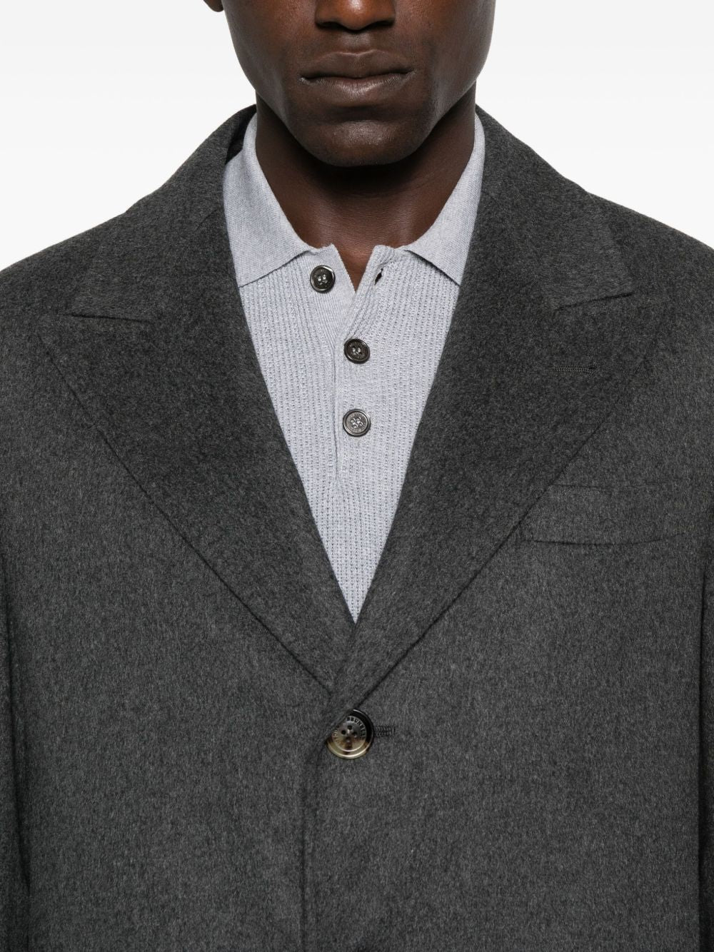 button-fastening flap-pocket coat