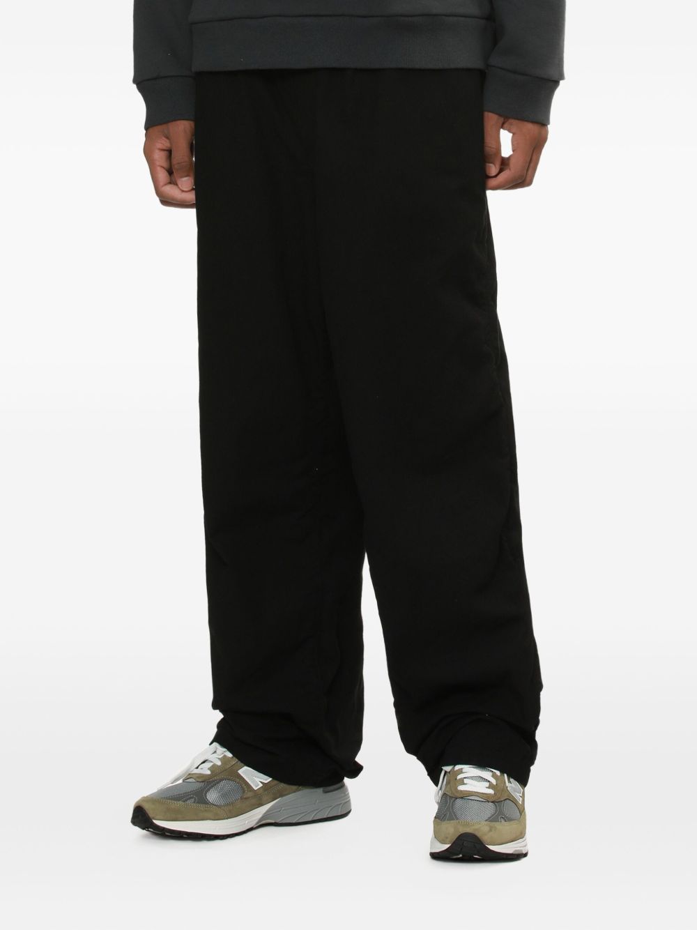 elastic-waist pocketed straight-leg trousers