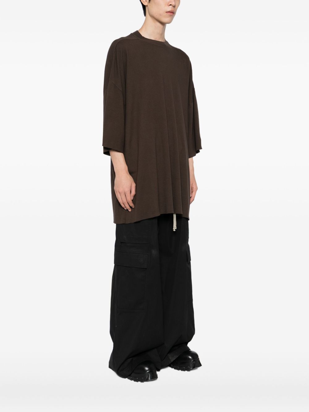 short-sleeved T-shirt