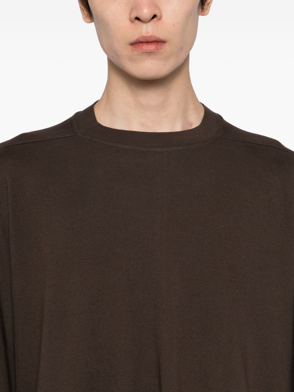 short-sleeved T-shirt