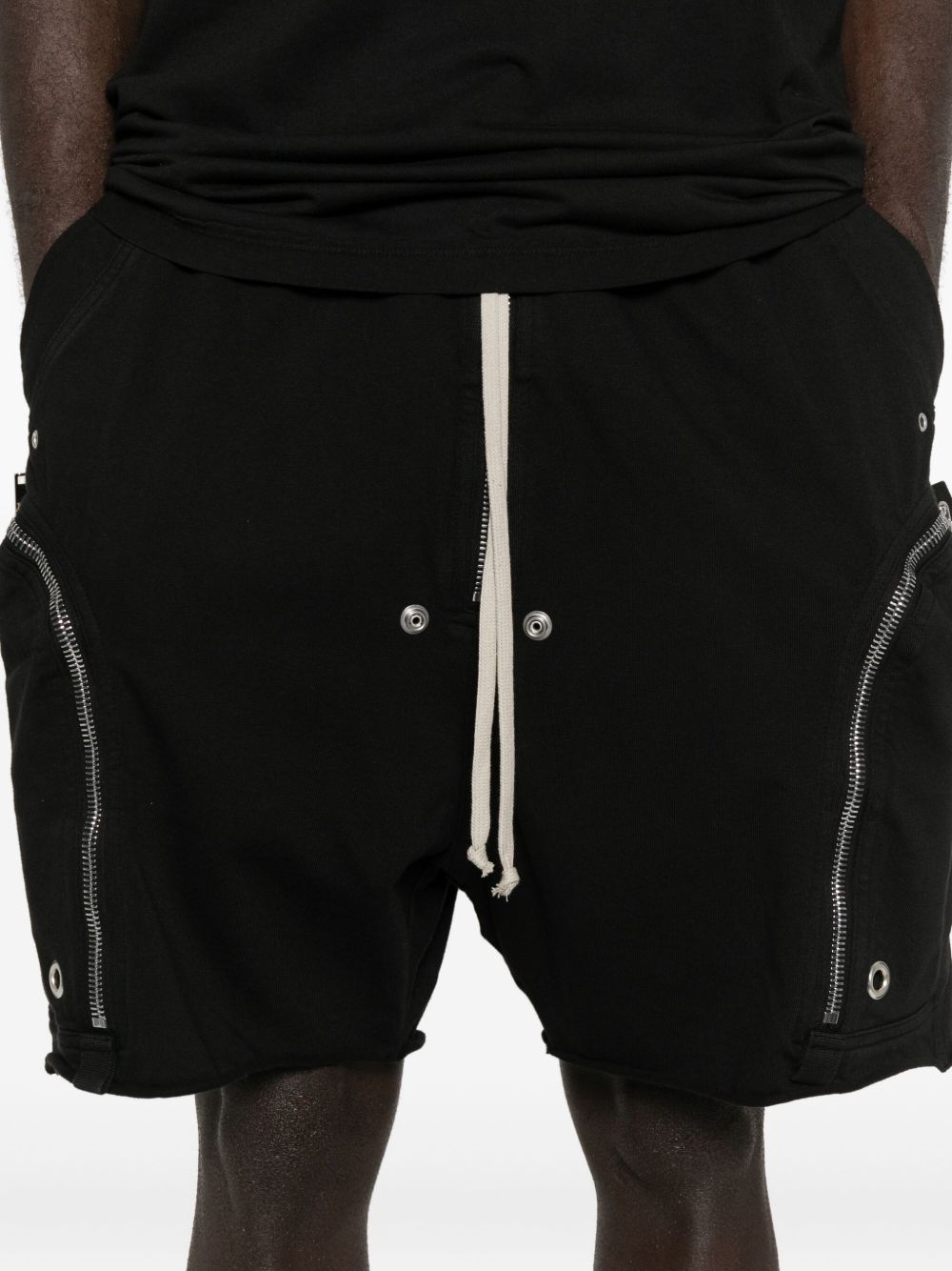 zip-pocket drawstring shorts