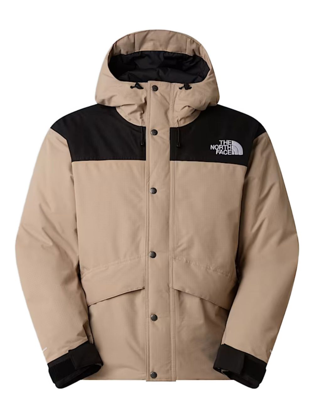 button-fastening hooded jacket