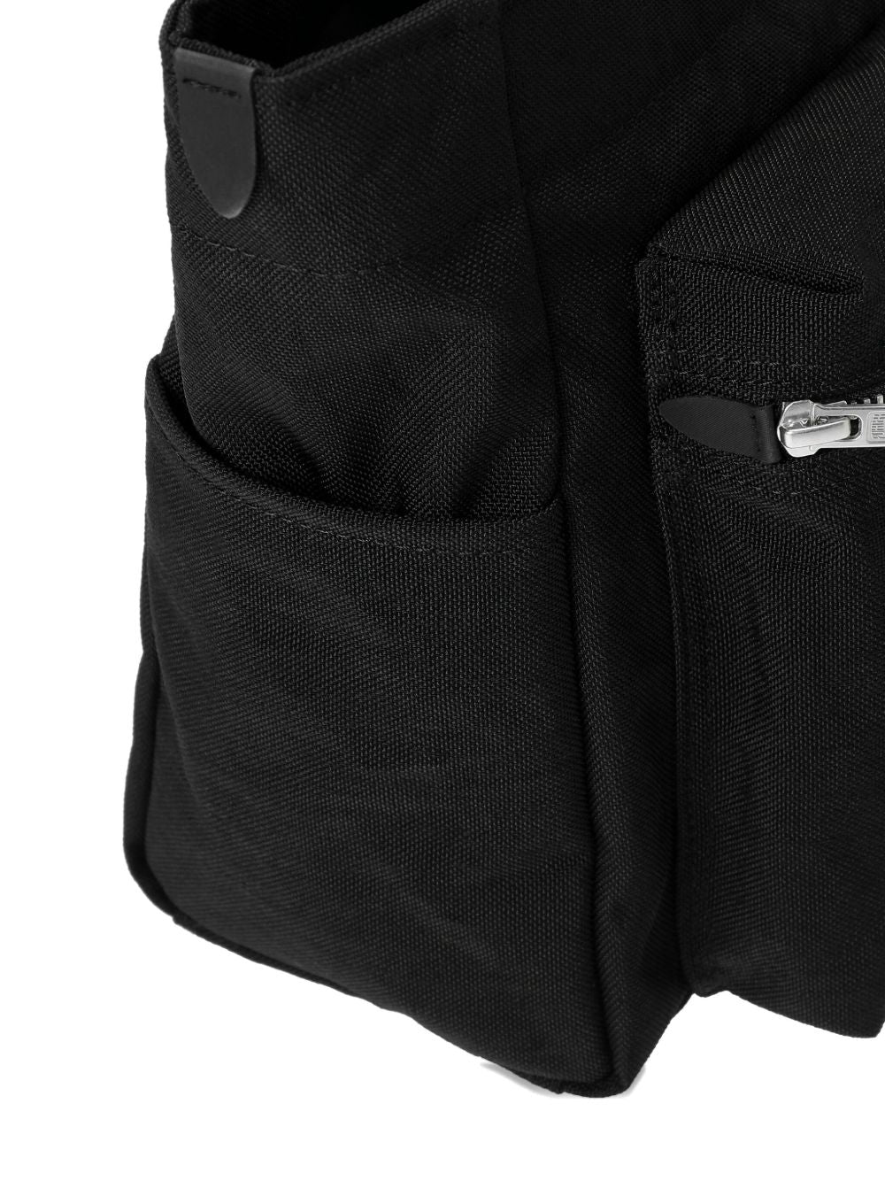 zip-fastening tote bag