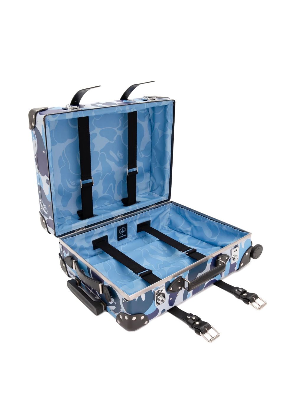 x Globe-Trotter camouflage-pattern holdall