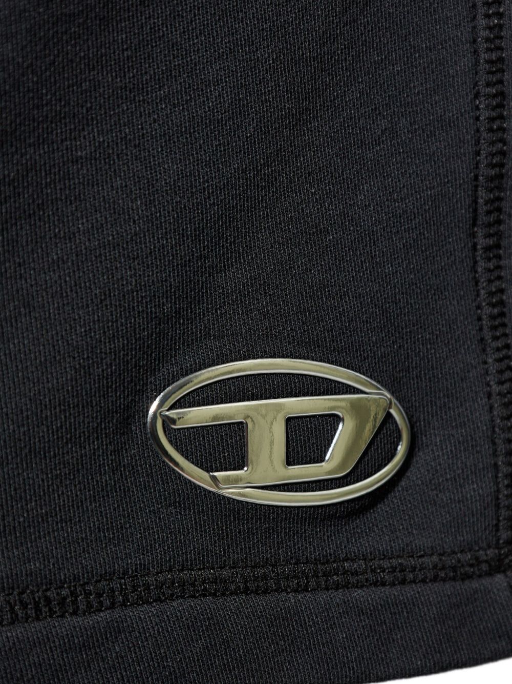 P-Marshy logo-detail shorts