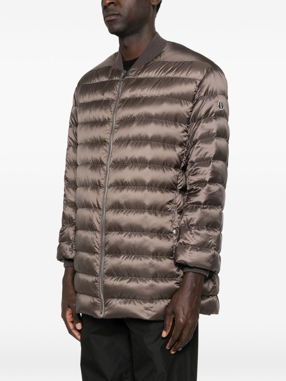 zip-fastening padded jacket