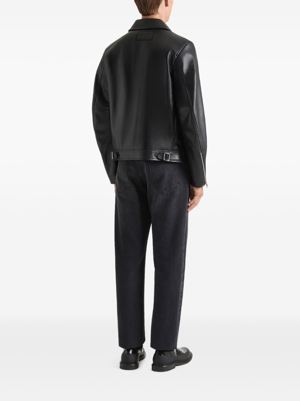 straight-fit trousers