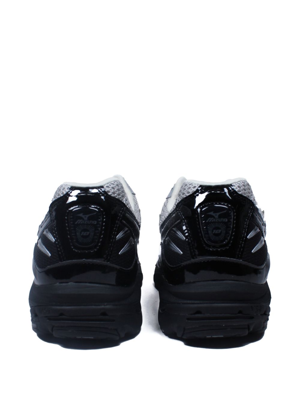 Wave Rider 10 sneakers