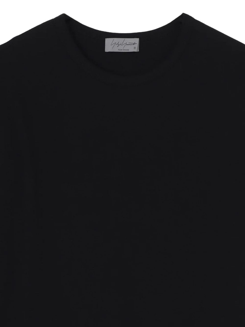 long-sleeved T-shirt