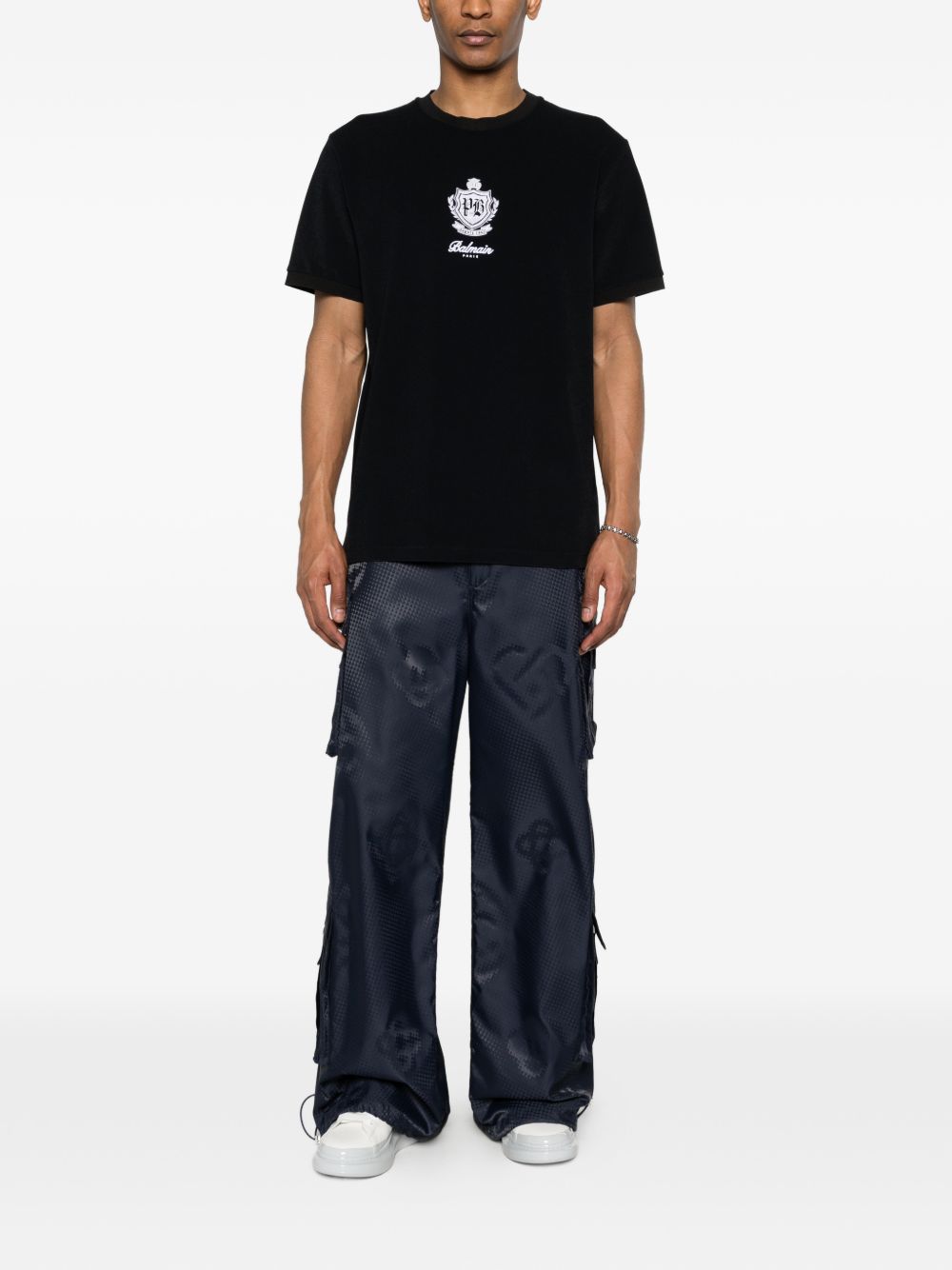logo-embroidered T-shirt