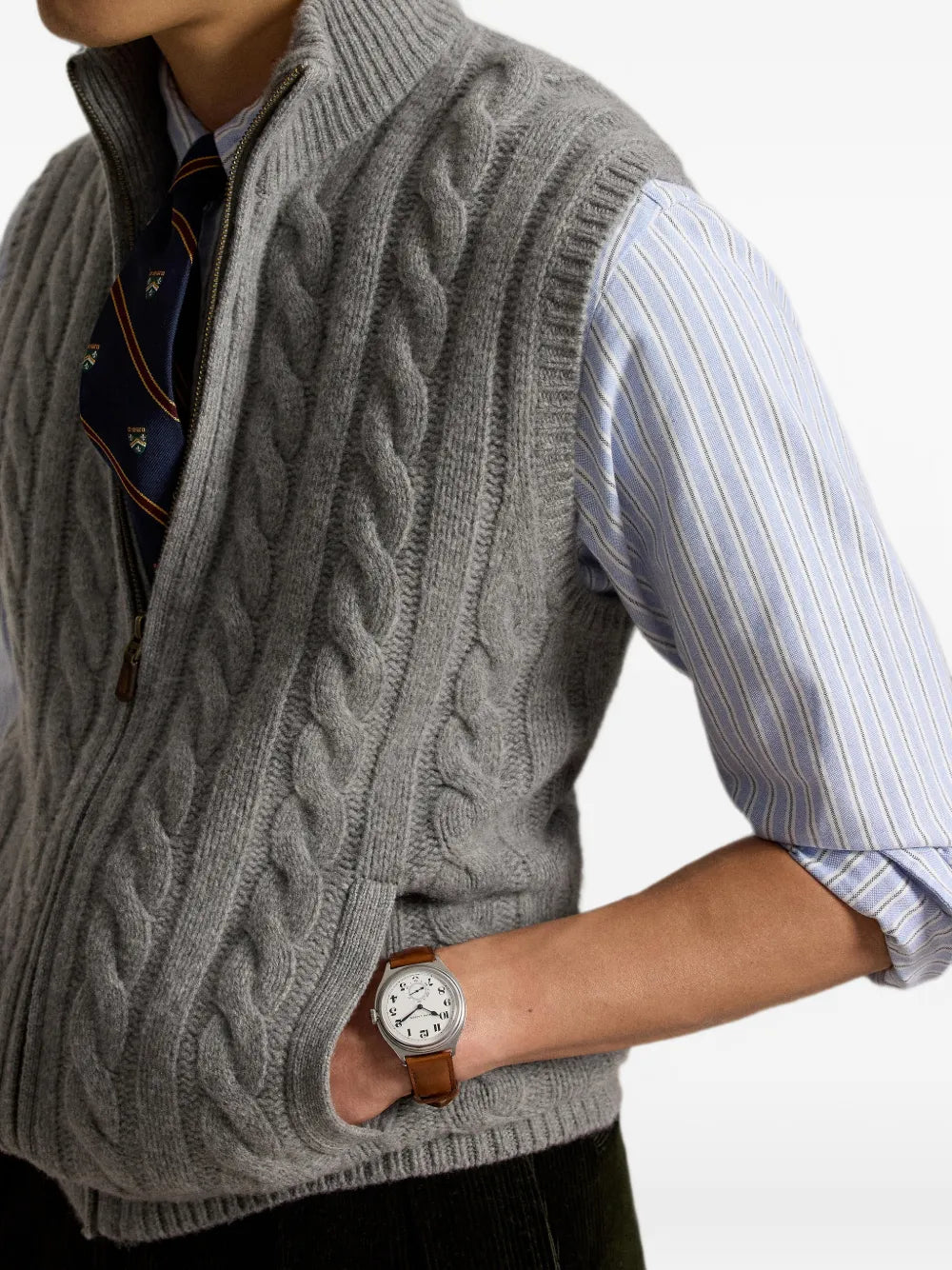 cable-knit zip-up vest