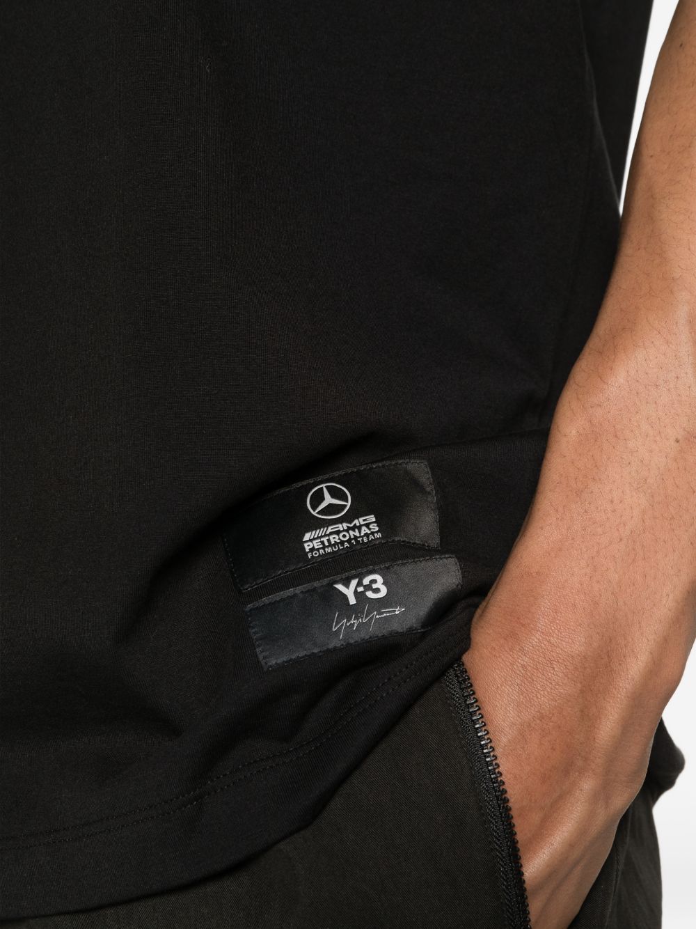 x Mercedes-AMG Petronas F1 short-sleeve T-shirt