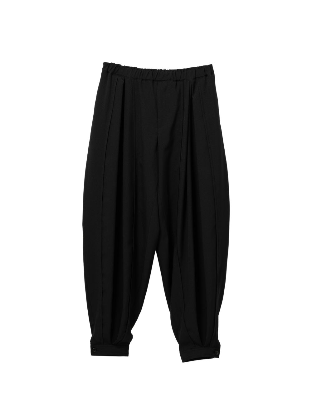 pleated trousers