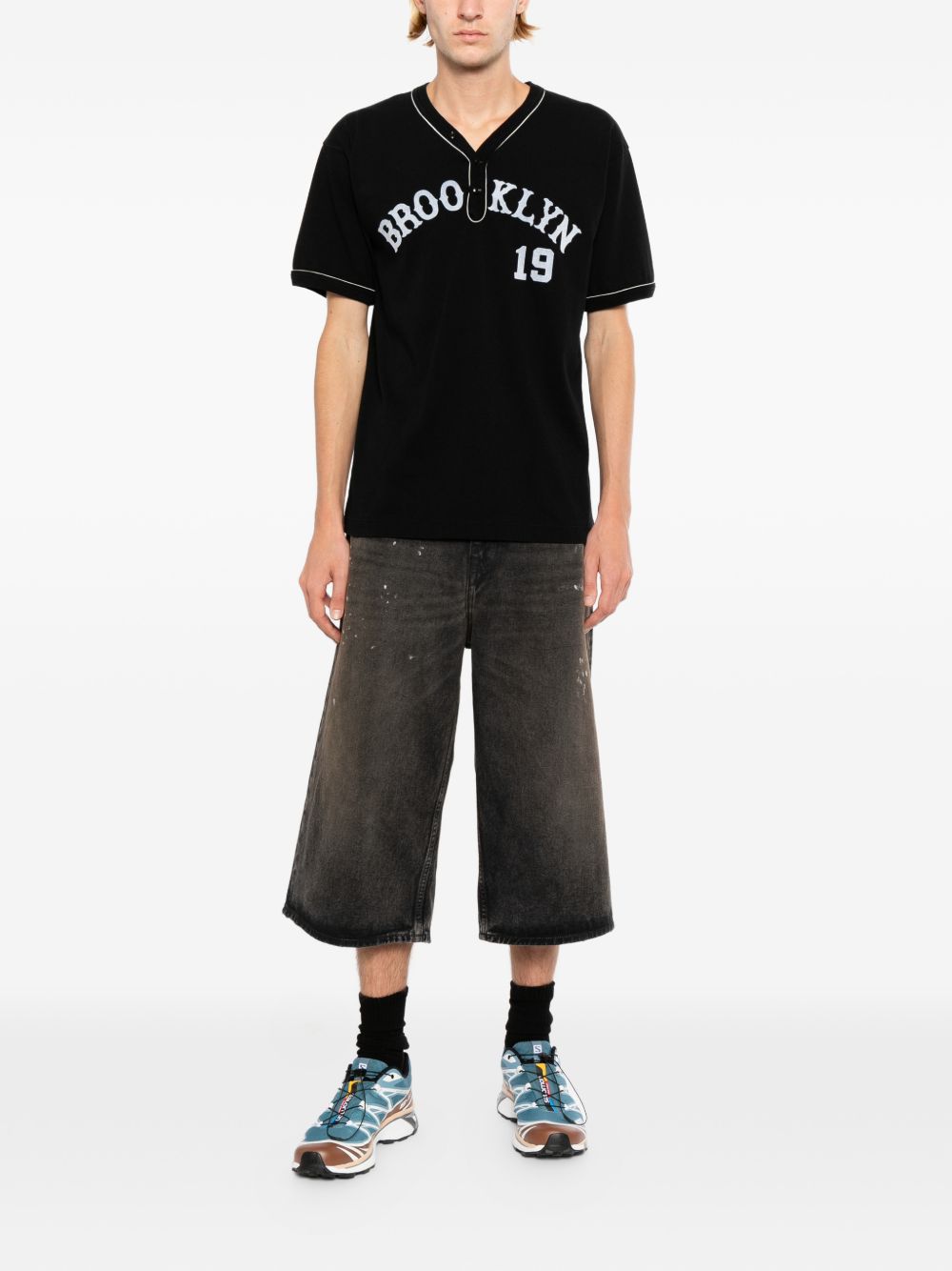 graphic-printed V-neck T-shirt