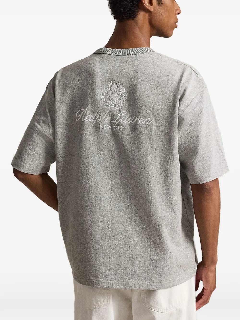 logo-embroidered T-shirt
