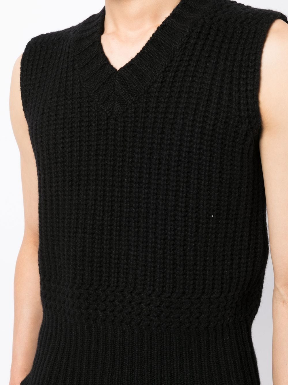 Sleeveless V-Neck Jumper